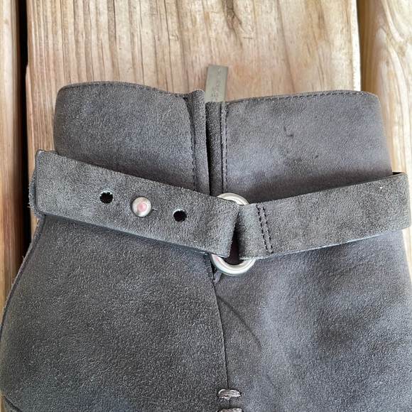 EUC- BCBGeneration Cassia Gray Peep Toe Suede Bootie Size 7M - Picture 5 of 16